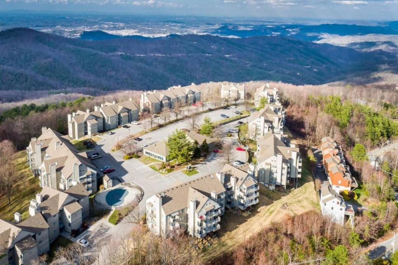 Wow Views!!-Mountain Escape-Outdoor Pool-Close To Downtown-Wifi-Cable-Private Balcony Gatlinburg Exteriör bild