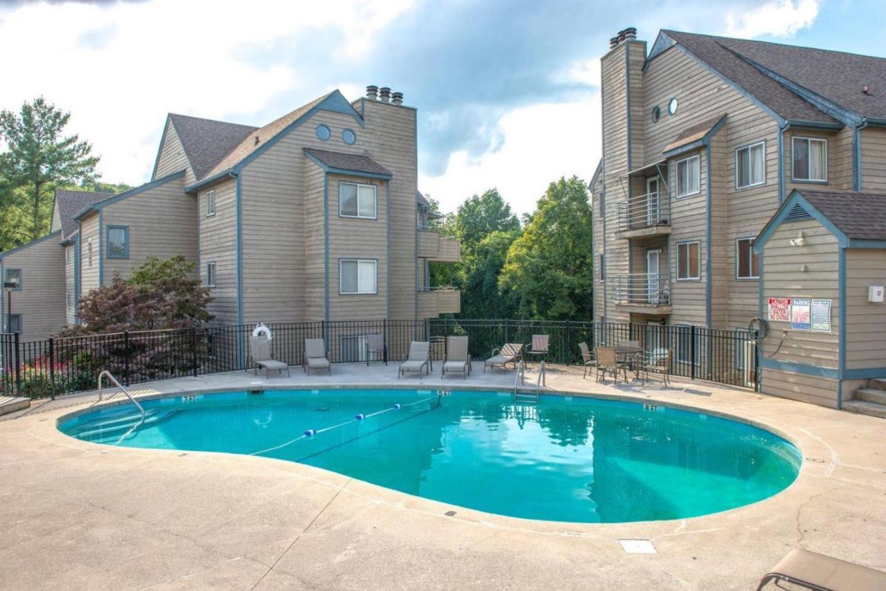 Wow Views!!-Mountain Escape-Outdoor Pool-Close To Downtown-Wifi-Cable-Private Balcony Gatlinburg Exteriör bild