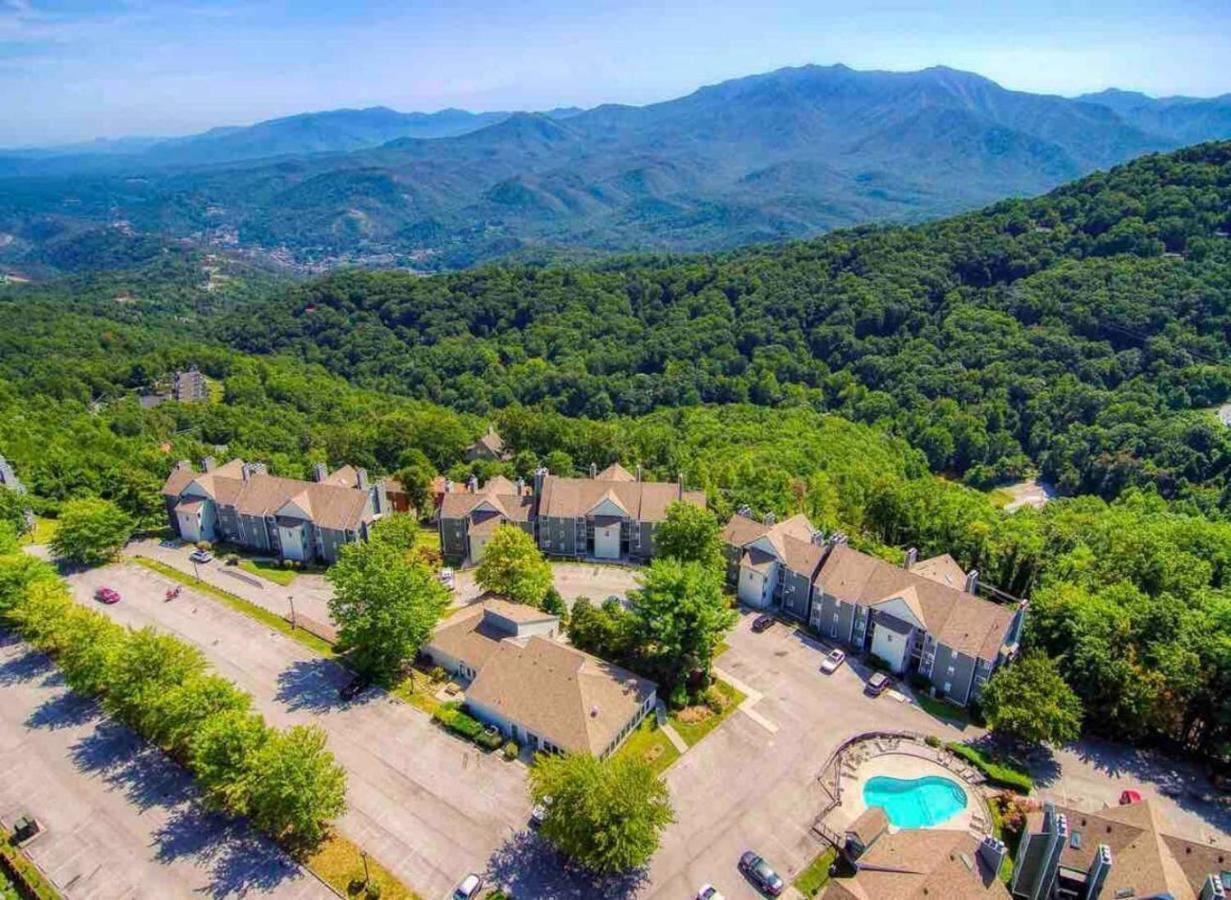 Wow Views!!-Mountain Escape-Outdoor Pool-Close To Downtown-Wifi-Cable-Private Balcony Gatlinburg Exteriör bild